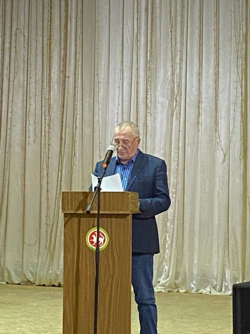 Александровка авыл җирлегендә гармун ясаучылар да, алка-төймә бизәүчеләр дә яши