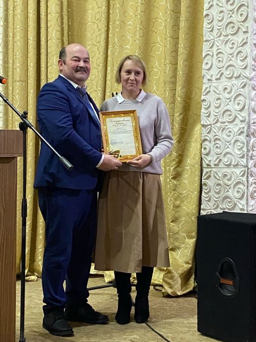 Александровка авыл җирлегендә гармун ясаучылар да, алка-төймә бизәүчеләр дә яши
