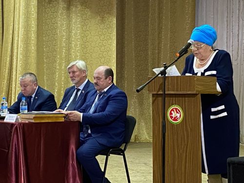Александровка авыл җирлегендә гармун ясаучылар да, алка-төймә бизәүчеләр дә яши