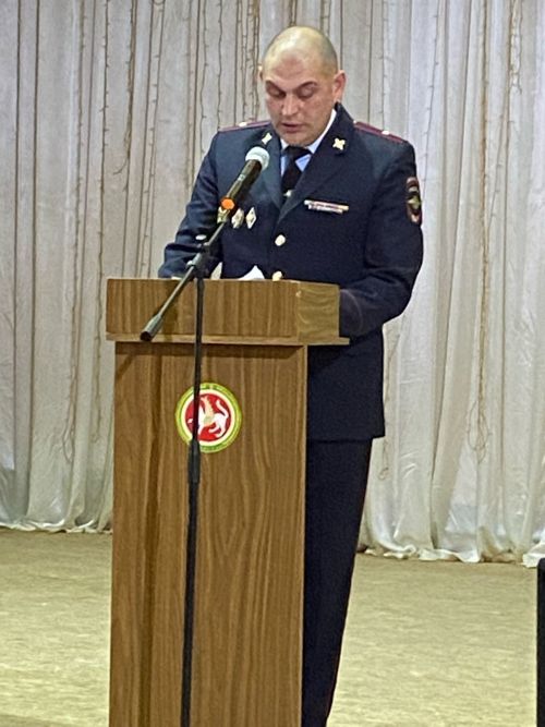 Александровка авыл җирлегендә гармун ясаучылар да, алка-төймә бизәүчеләр дә яши