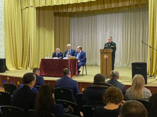 Александровка авыл җирлегендә гармун ясаучылар да, алка-төймә бизәүчеләр дә яши