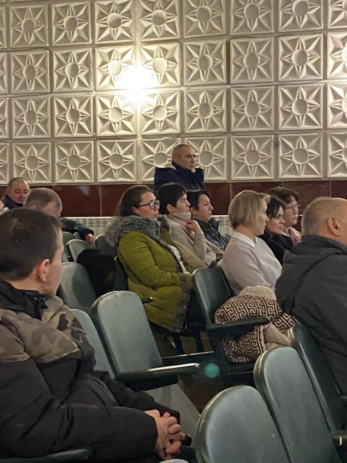 Александровка авыл җирлегендә гармун ясаучылар да, алка-төймә бизәүчеләр дә яши