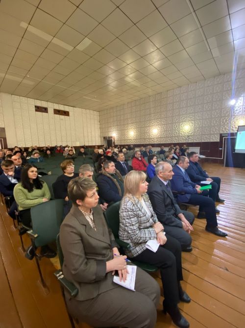 Александровка авыл җирлегендә гармун ясаучылар да, алка-төймә бизәүчеләр дә яши