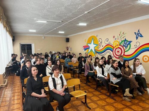 В Джалильской СОШ N2 прошла встреча выпускников