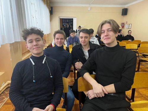 В Джалильской СОШ N2 прошла встреча выпускников
