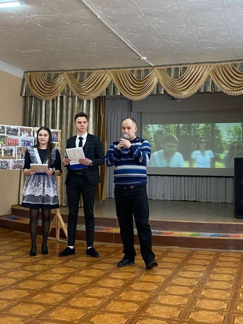 В Джалильской СОШ N2 прошла встреча выпускников