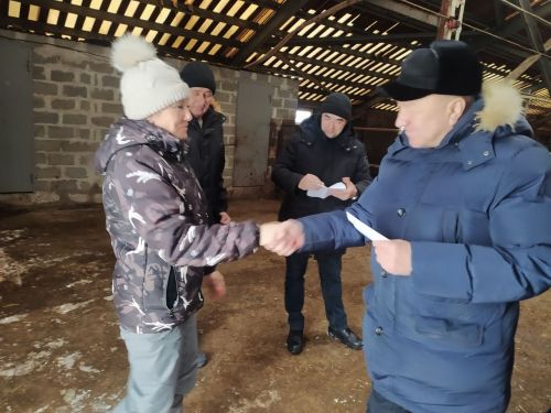 Передовые животноводы района получили награды