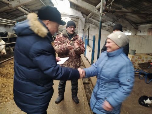 Передовые животноводы района получили награды