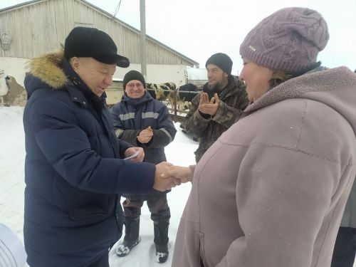 Передовые животноводы района получили награды