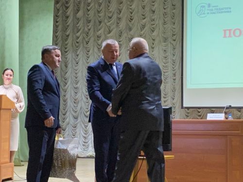 Фирдәвес Арслановка “Поселокның почетлы гражданы” исеме бирелде