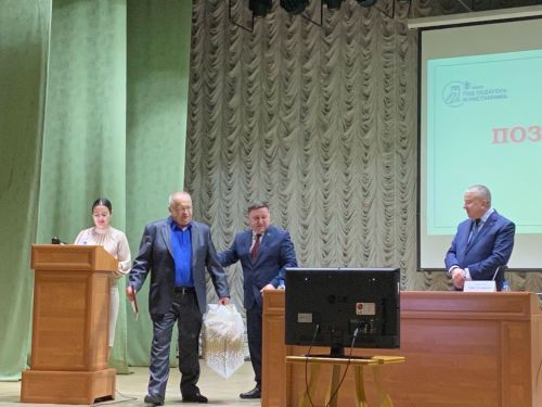 Фирдәвес Арслановка “Поселокның почетлы гражданы” исеме бирелде