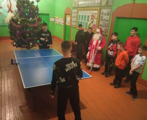 Кыш бабай Урта Кәшер спортчыларын бүләкләде