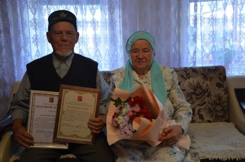 Соббух абыйны 90 яше белән көне буе котладылар