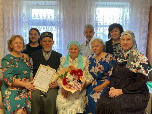 Соббух абыйны 90 яше белән көне буе котладылар