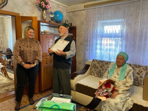 Соббух абыйны 90 яше белән көне буе котладылар