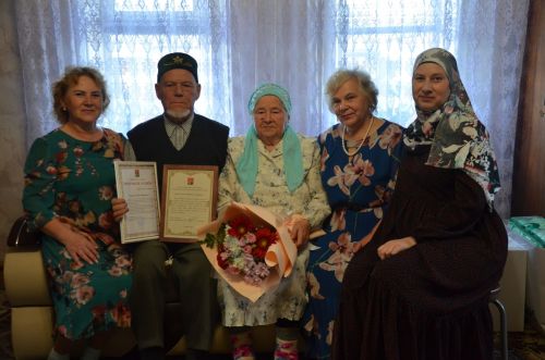 Соббух абыйны 90 яше белән көне буе котладылар