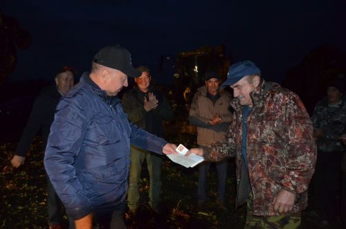 В районе идет уборка сахарной свеклы