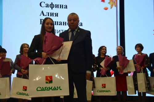 Районда Укытучы көнен бәйрәм иттеләр. ФОТОРЕПОРТАЖ