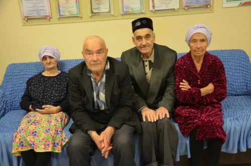 Җәлил картлар һәм инвалидлар йортында Өлкәннәр көне узды