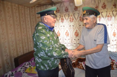 Чик сакчысы булган ветераннар да котлау кабул иттеләр