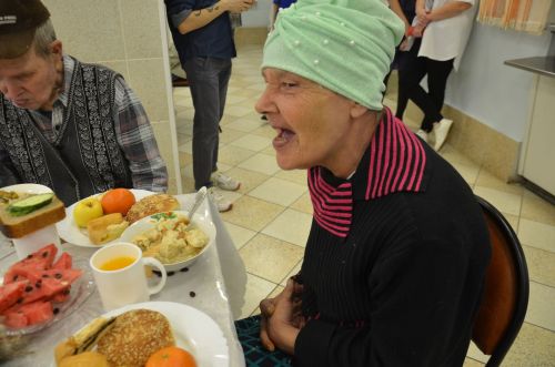 Җәлил картлар һәм инвалидлар йортында Өлкәннәр көне узды