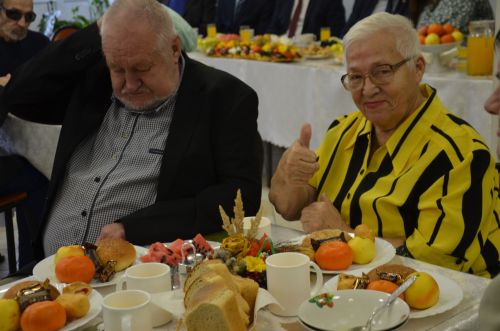 Җәлил картлар һәм инвалидлар йортында Өлкәннәр көне узды