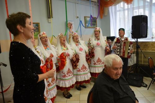 Җәлил картлар һәм инвалидлар йортында Өлкәннәр көне узды