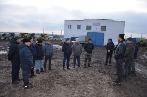 В районе провели проверку АПК по постановке техники на зимнее хранение и подготовке к ремонту