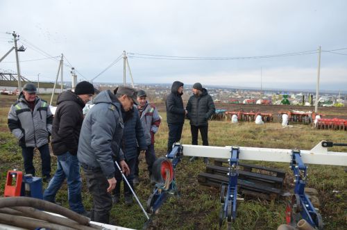 В районе провели проверку АПК по постановке техники на зимнее хранение и подготовке к ремонту