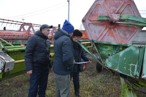 В районе провели проверку АПК по постановке техники на зимнее хранение и подготовке к ремонту