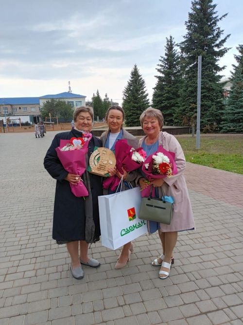 Җәлил осталары татар курчаклары бәйли