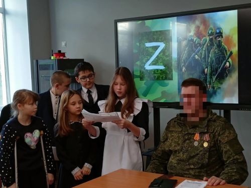 Учащиеся Петровскозаводской школы встретились с участником СВО