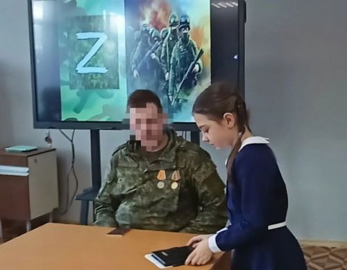 Учащиеся Петровскозаводской школы встретились с участником СВО