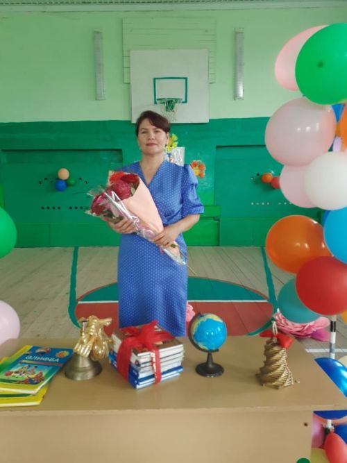 Кәүҗияк мәктәбе укытучысы Римма Обечованы авырлыкларны җиңәргә тормыш үзе өйрәтә