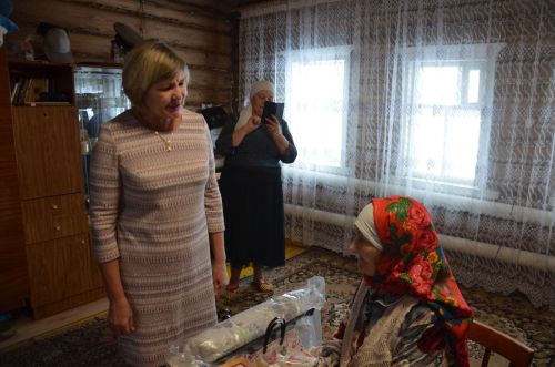Илексазда Нәгыймә Кәшипова гомер бәйрәмен билгеләп үтә
