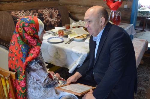 Илексазда Нәгыймә Кәшипова гомер бәйрәмен билгеләп үтә