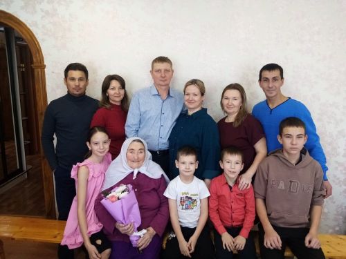 Каташ Каран килене 95 яшен бәйрәм итә