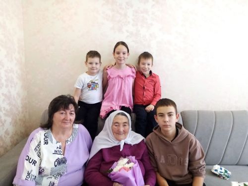 Каташ Каран килене 95 яшен бәйрәм итә