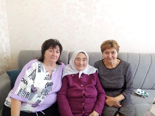 Каташ Каран килене 95 яшен бәйрәм итә