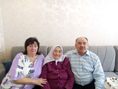 Каташ Каран килене 95 яшен бәйрәм итә