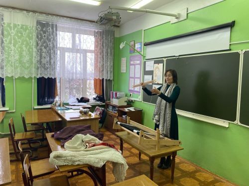 Җәлил укучыларын тукырга өйрәттеләр
