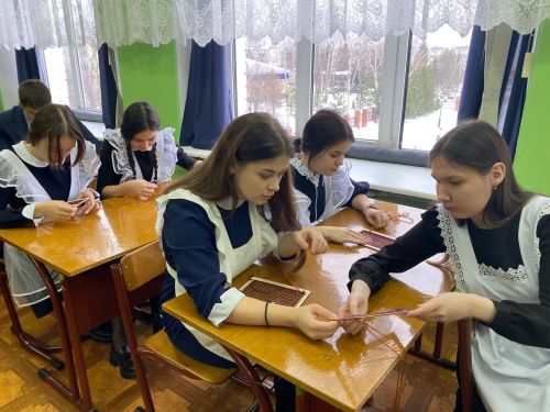Җәлил укучыларын тукырга өйрәттеләр