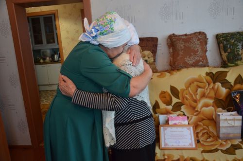 Хөрмәтле китапханәчебез Эльмира Һади кызына 90 яшь тулды