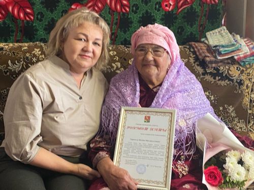 90 яшьлек Нәсимә апа бүген котлаулар кабул итә