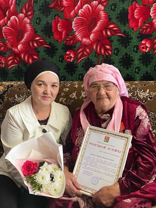 90 яшьлек Нәсимә апа бүген котлаулар кабул итә