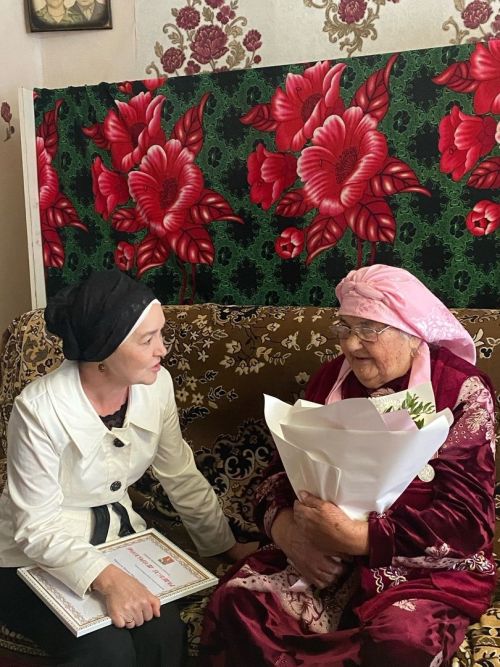90 яшьлек Нәсимә апа бүген котлаулар кабул итә