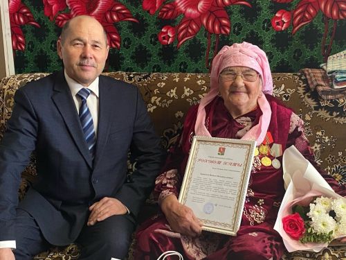 90 яшьлек Нәсимә апа бүген котлаулар кабул итә