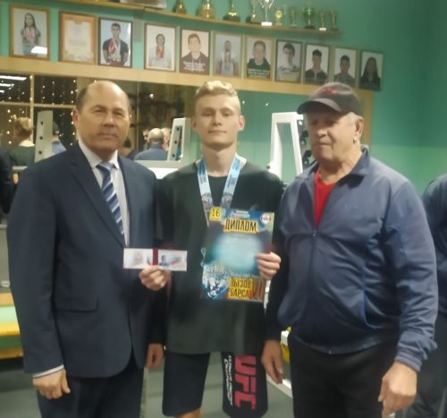 В Сарманово наградили мастеров пауэрлифтинга