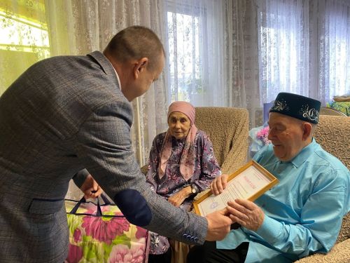 60 ел элек Гыйльфановларның туена бөтен авыл халкы килә