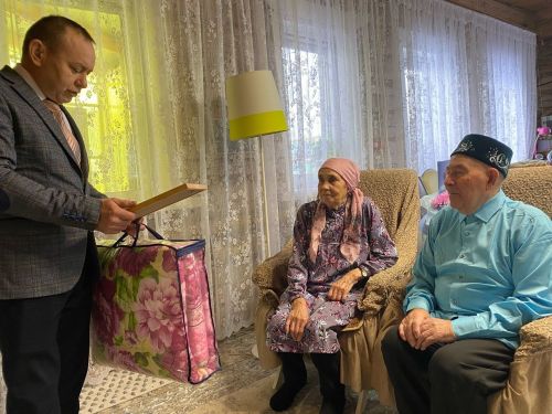 60 ел элек Гыйльфановларның туена бөтен авыл халкы килә